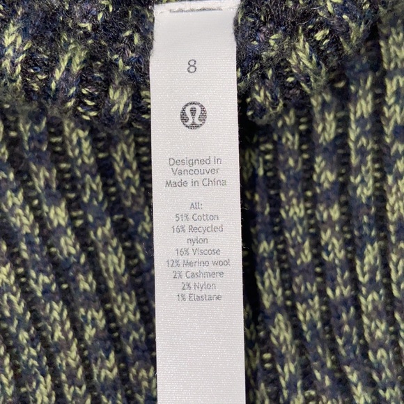 LULULEMON BLACK/GREEN Cropped Mock Turtleneck Sweater LIKE NEW - Picture 5 of 8